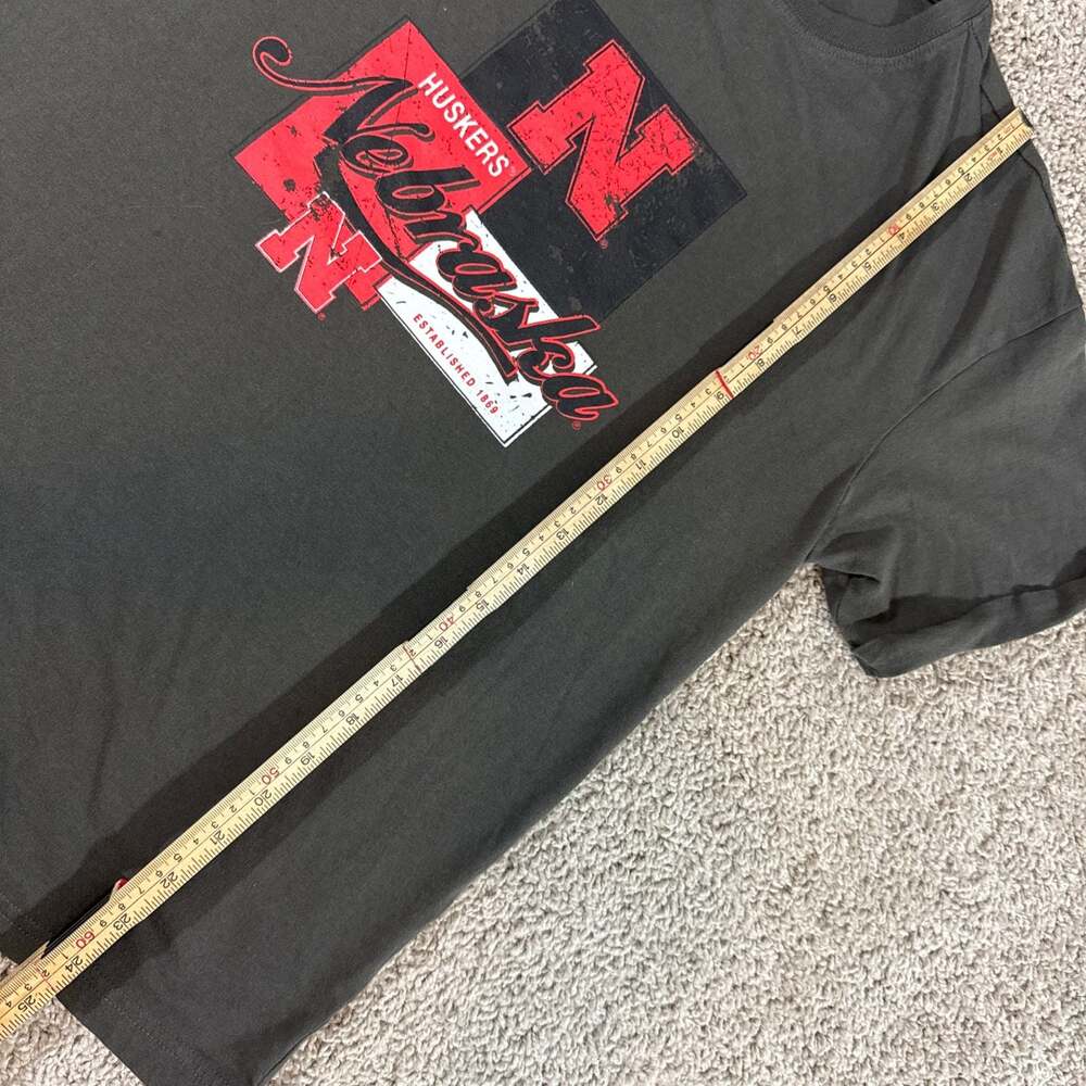 Nebraska Cornhuskers Womens Medium WEAR Erin Andrews Graphic T Shirt NCAA EUC - Picture 4 of 8